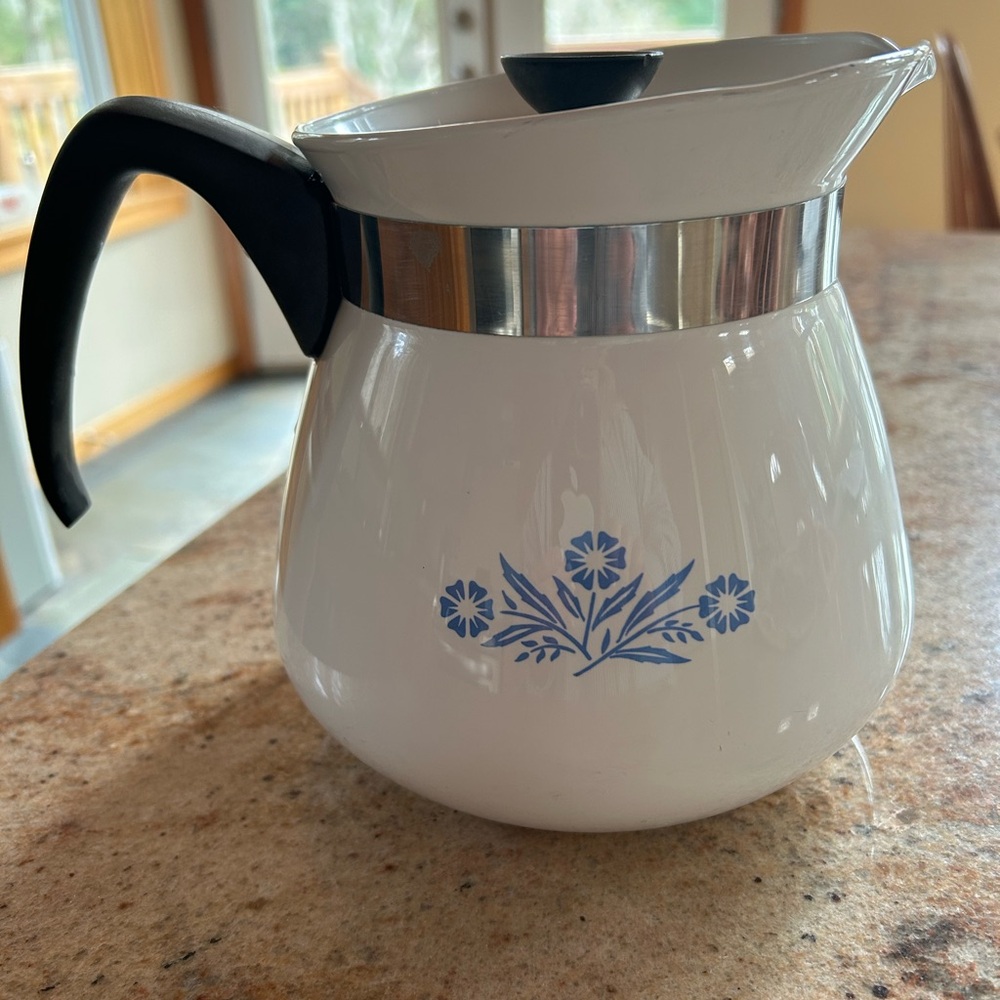Corning Ware “Cornflower Blue” (8 cups) 2 Qt Tea Pot. Made for stovetop use.
